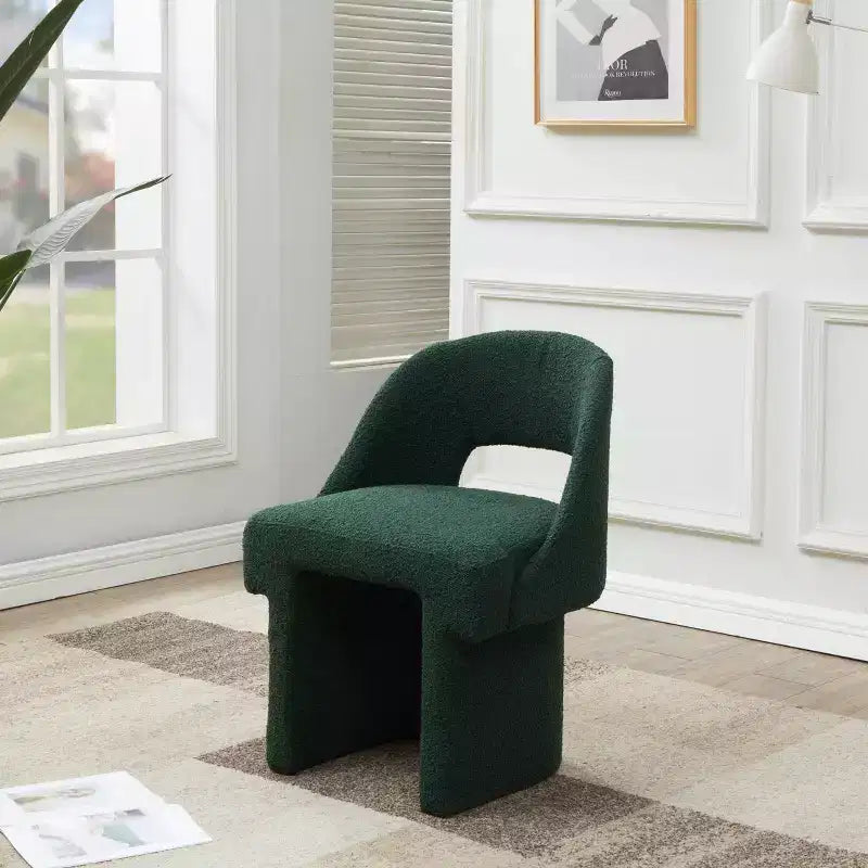 Poltrona Moderna d'Accento in Bouclé – Schienale Curvo, Rivestita, Accogliente Seduta da Salotto