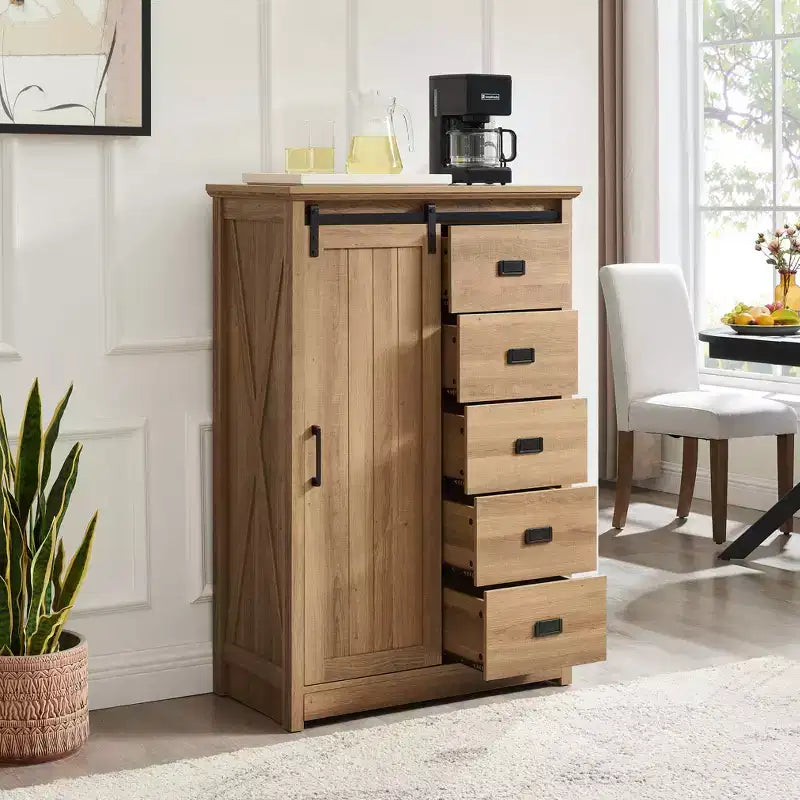 Credenza rustica con anta scorrevole a granaio – 5 cassetti e 4 ripiani regolabili