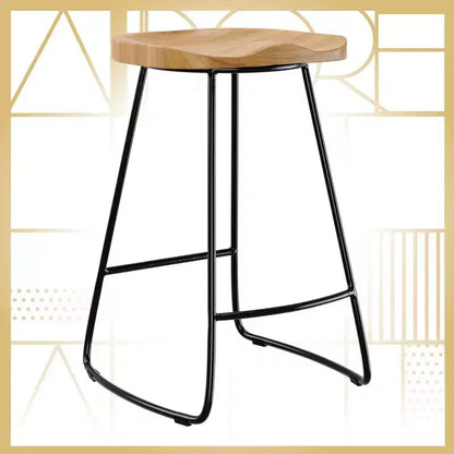 Sgabello da bar altezza bancone – Seduta in legno di quercia naturale, gambe in metallo nero, completamente assemblato