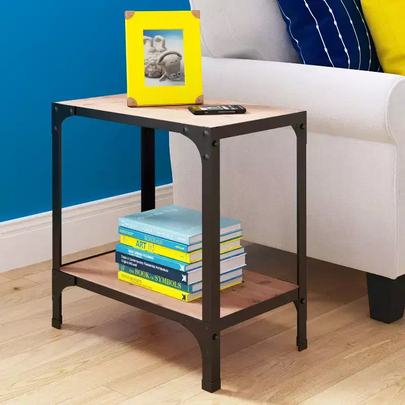 Tavolino da salotto Modern Farmhouse – Piano in legno marrone, struttura in metallo nero, ripiano inferiore