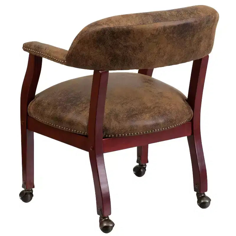 Sedia da conferenza tradizionale con bordo borchiato e rotelle – Vinile, struttura in legno massello, 113 kg