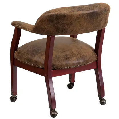 Sedia da conferenza tradizionale con bordo borchiato e rotelle – Vinile, struttura in legno massello, 113 kg