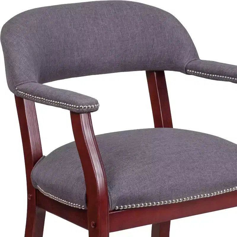 Sedia da conferenza tradizionale con bordo borchiato e rotelle – Vinile, struttura in legno massello, 113 kg