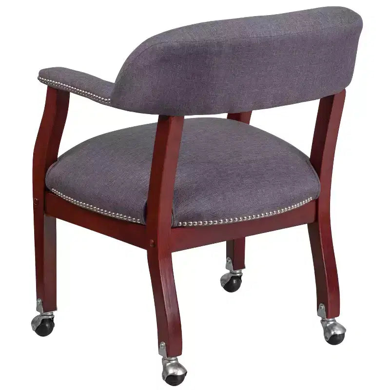 Sedia da conferenza tradizionale con bordo borchiato e rotelle – Vinile, struttura in legno massello, 113 kg