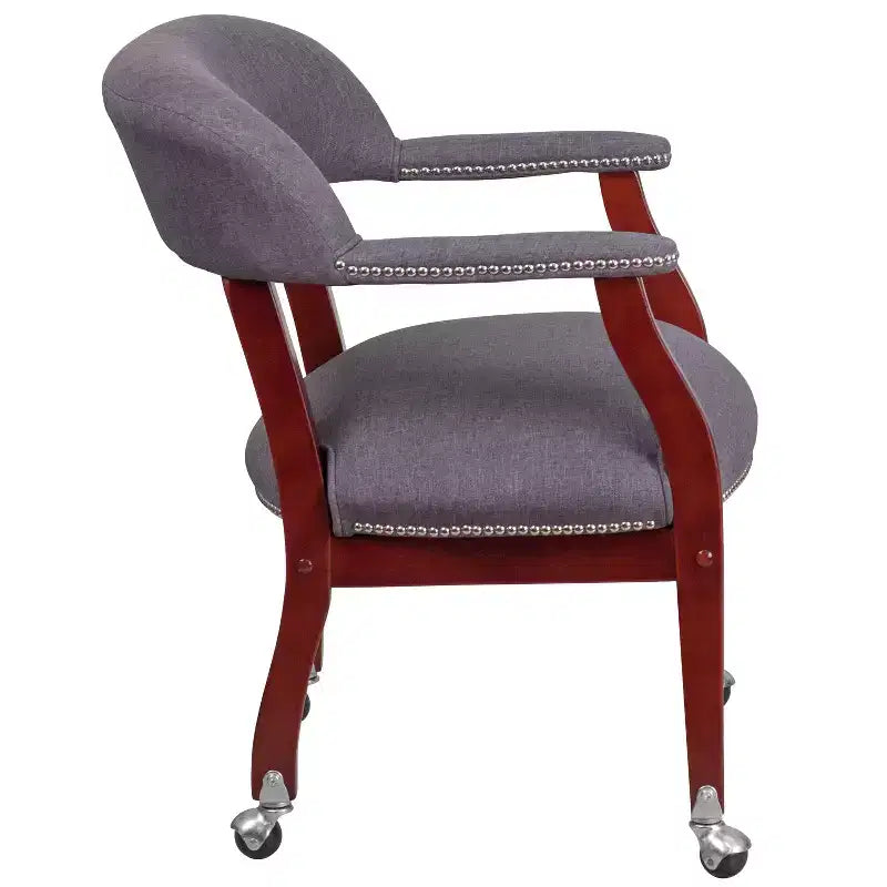 Sedia da conferenza tradizionale con bordo borchiato e rotelle – Vinile, struttura in legno massello, 113 kg