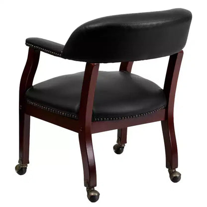 Sedia da conferenza tradizionale con bordo borchiato e rotelle – Vinile, struttura in legno massello, 113 kg